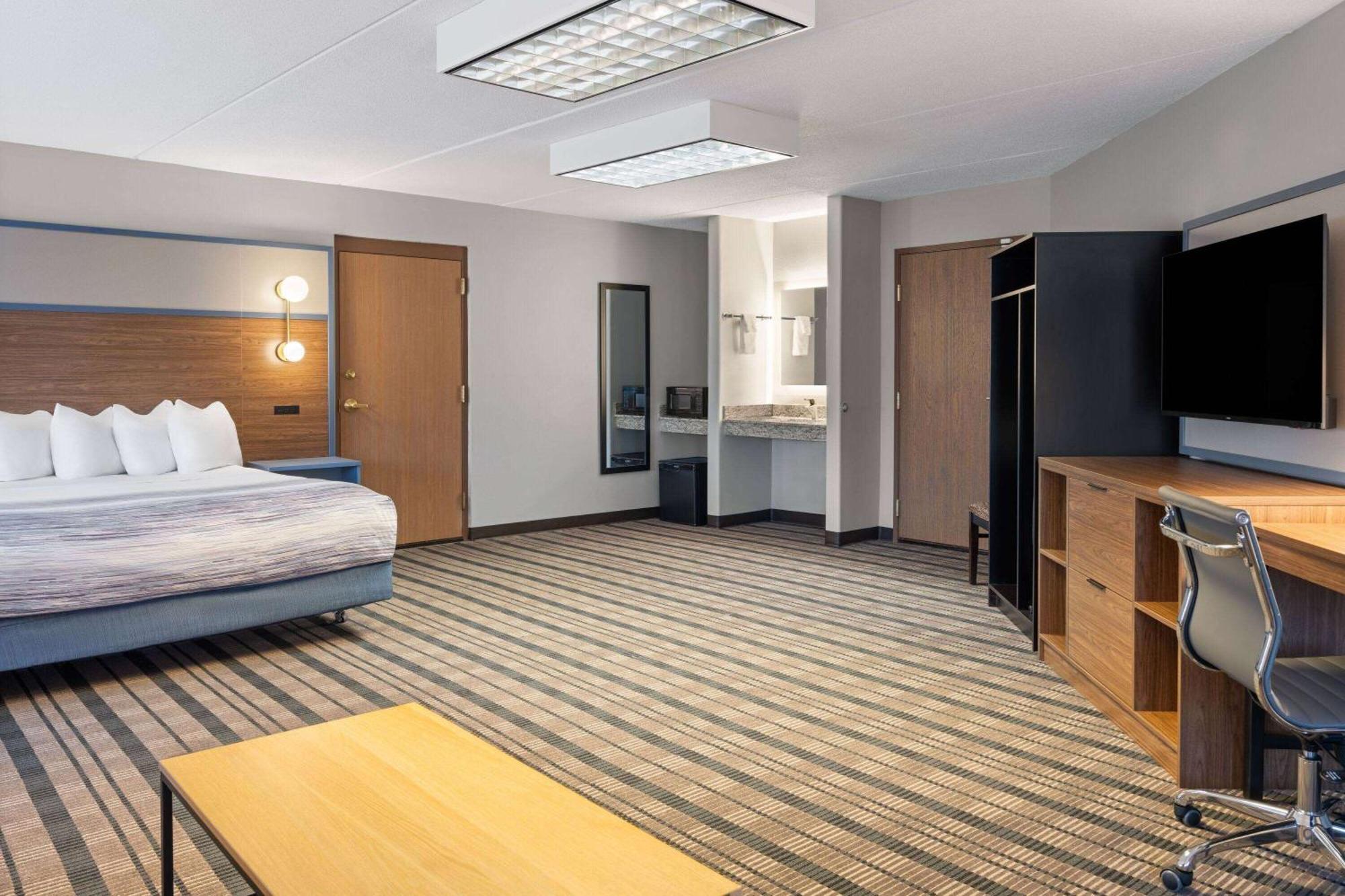 Americinn By Wyndham Beaver Dam Экстерьер фото