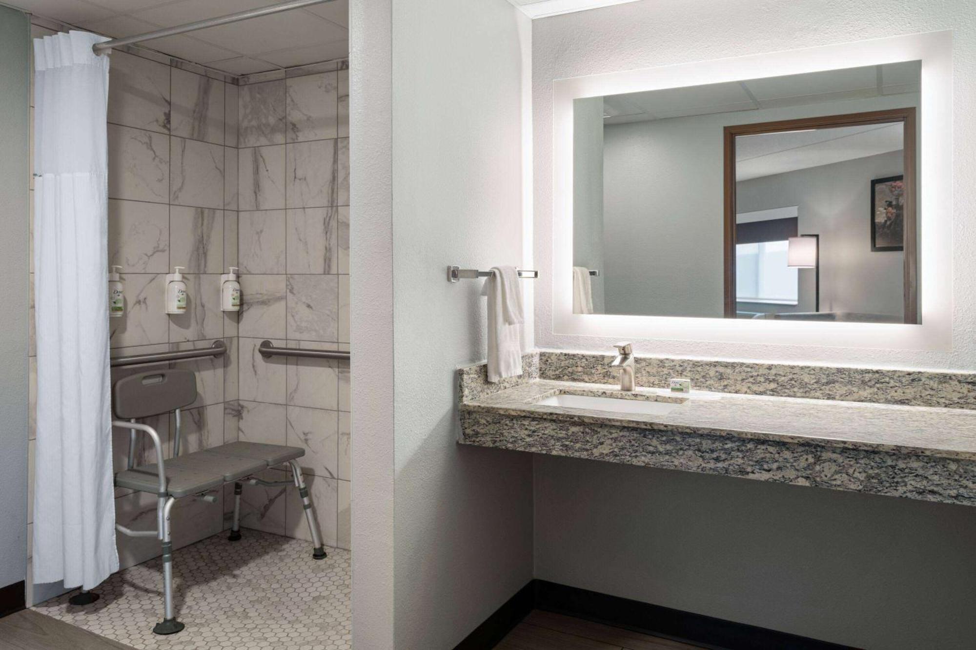Americinn By Wyndham Beaver Dam Экстерьер фото