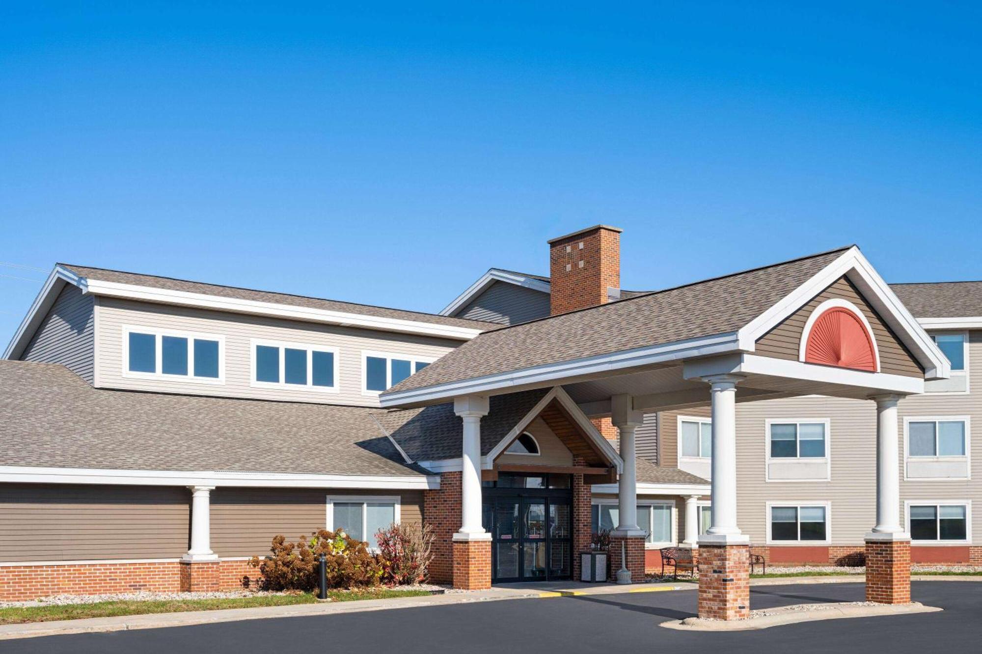 Americinn By Wyndham Beaver Dam Экстерьер фото